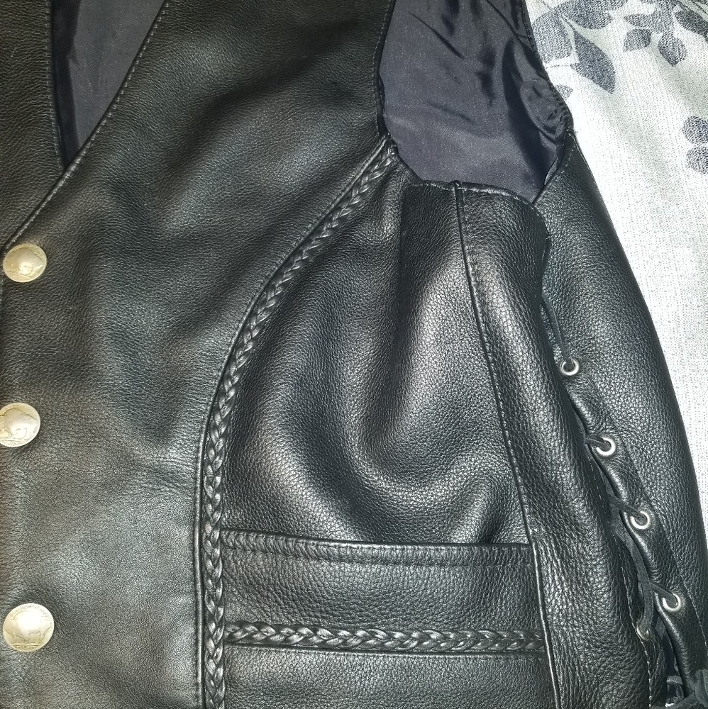 Mens leather Motorcycle Vest - Picture 8 of 8